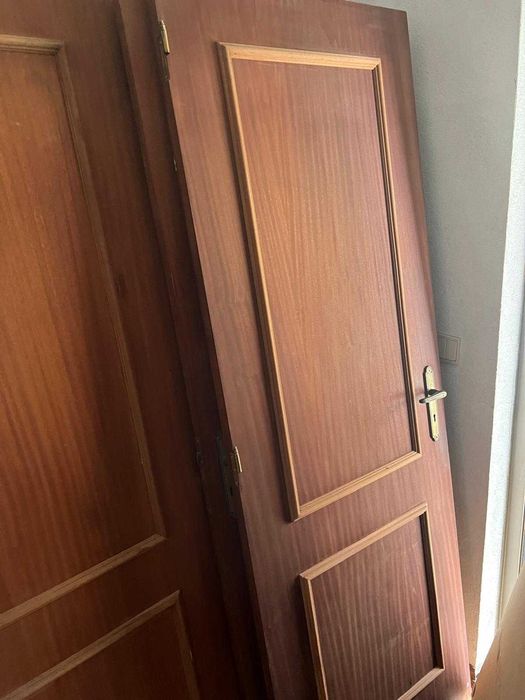 11 portas madeira mogno com ferragens