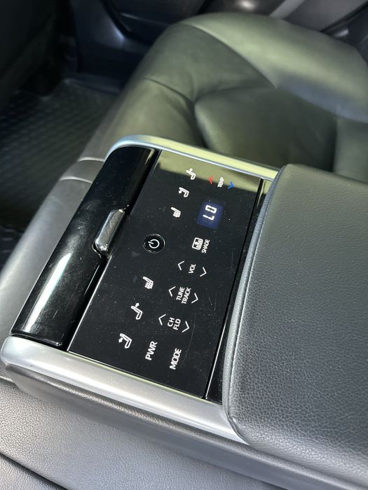Продам Toyota Camry 70 Официальная 2.5 бензин/газ автомат.Premium Plus