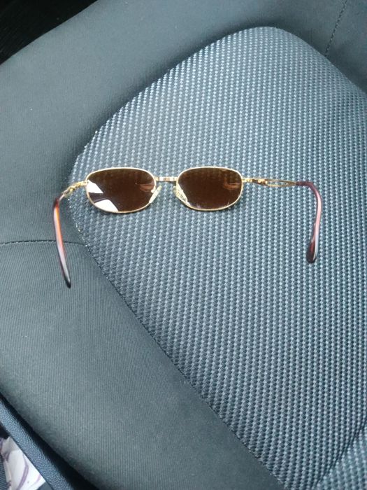 Óculos de sol por5€marca oggi comprados ótica para desocupar