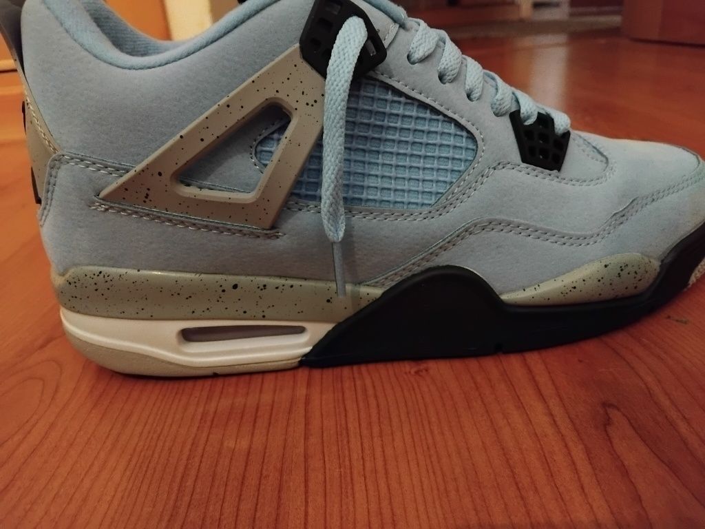 Jordan 4 Azul Claro