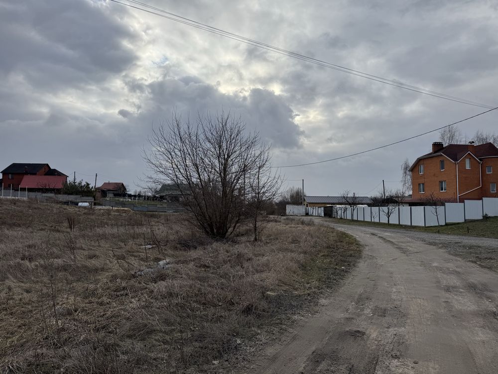 Кутова ділянка 7,5 сот в с.Петрушки