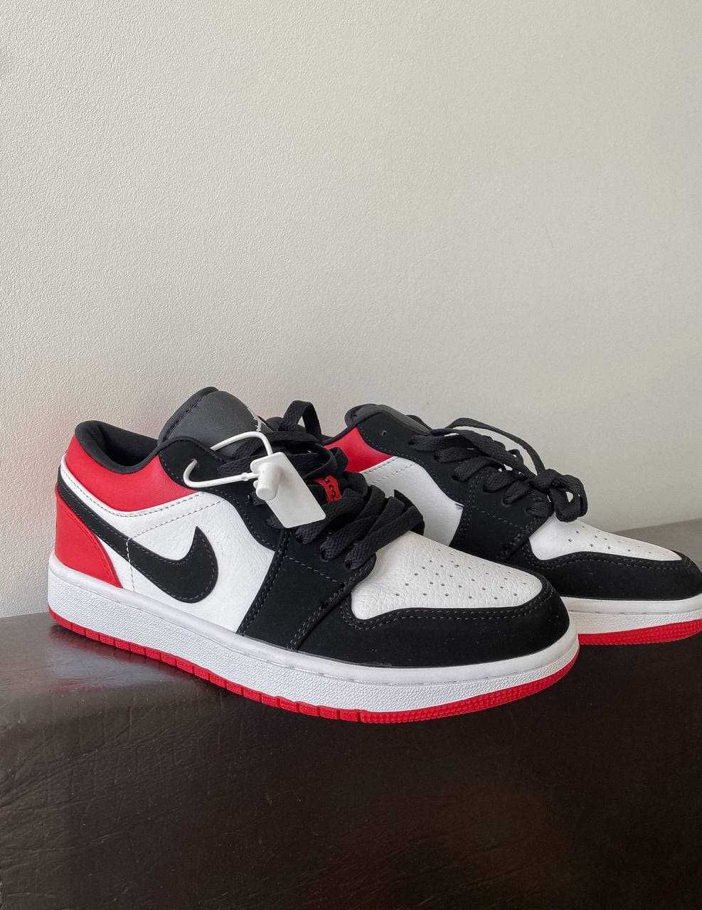 Jordan Retro 1 Low Black/Red