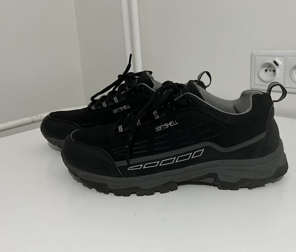 Czarne buty trekkingowe sznurowane unisex rozmiar 43