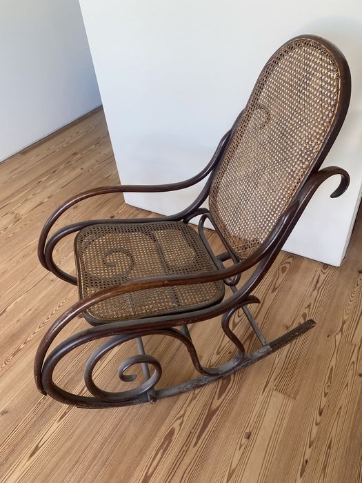 Cadeira baloiço Thonet