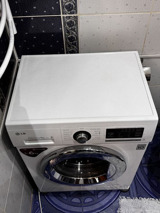 Продам вузьку фронтальну пральну машину LG F1096ND3 у хорошому стані