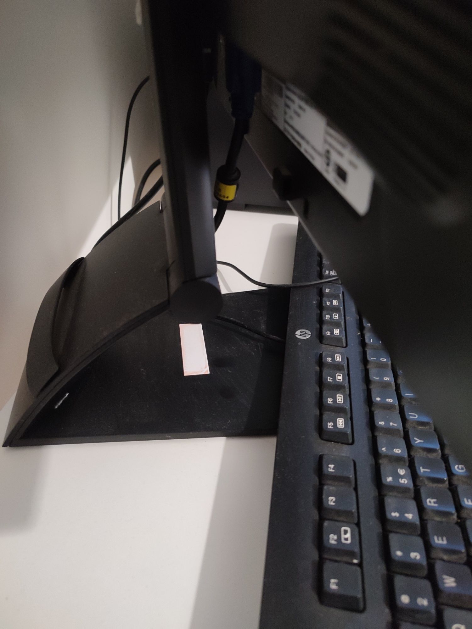 Zestaw Komputer wifi monitor płaski duży led zestaw HP Intel Pentium