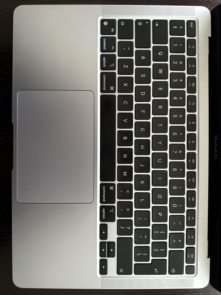 APPLE MacBook Air 13.3” Retina M1 8GB RAM 256GB SSD Gwiezdna szarość