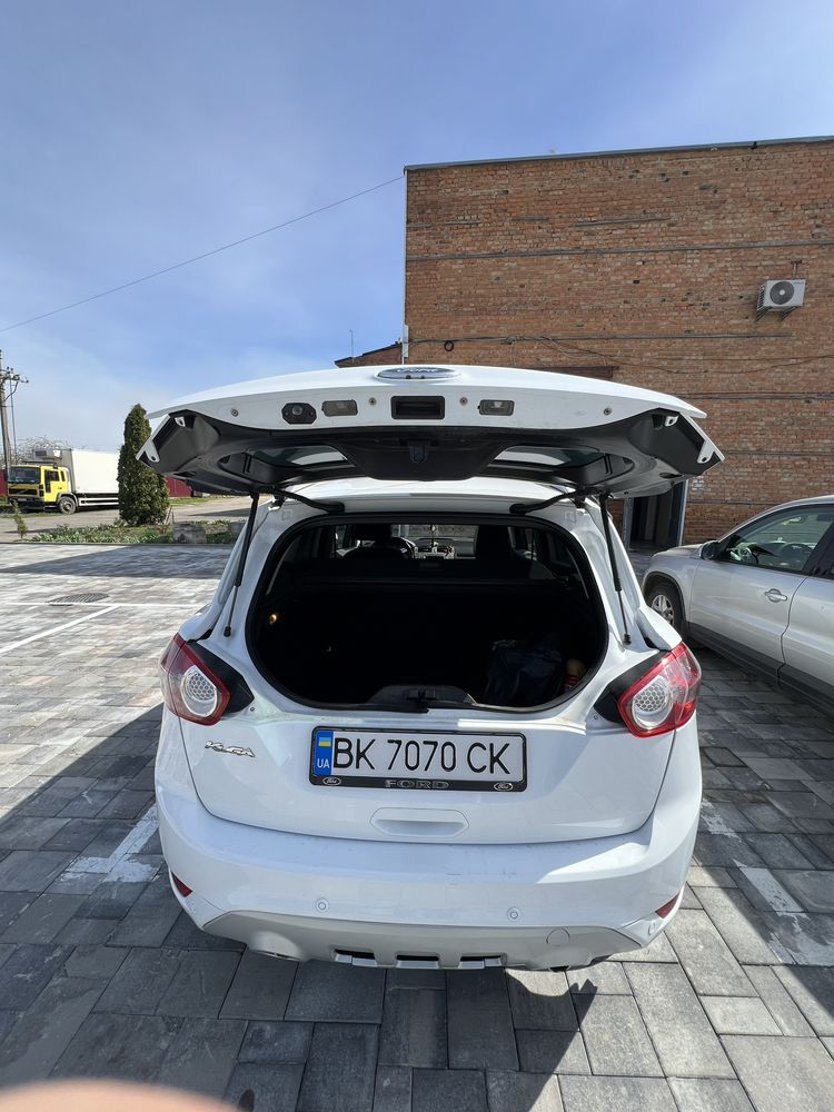 FORD KUGA INVIDUAL (спец версія)