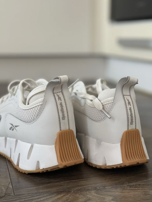 Продам кросівки reebok, жіночі 38 розмір.