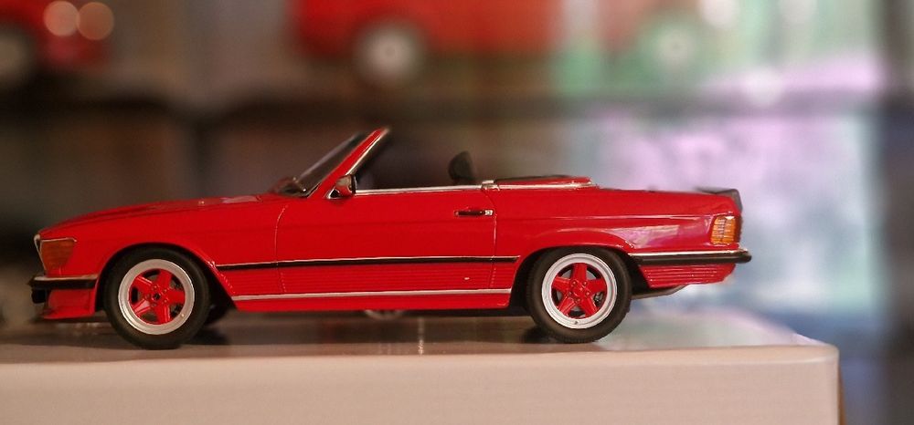 Mercedes-Benz 500 SL AMG Otto 1:18