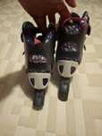 Patins em linha e capacete