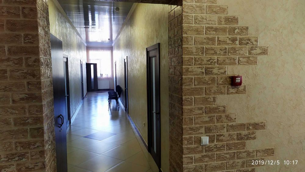 Залишилося одне приміщення 50 м2 Оренда комерція  Головна 246Р