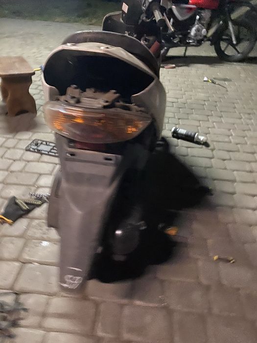 Продам скутер suzuki
