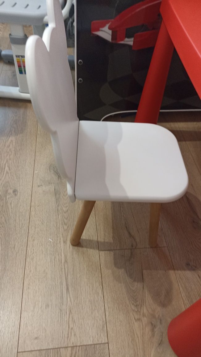 Stolik Ikea, krzesełko