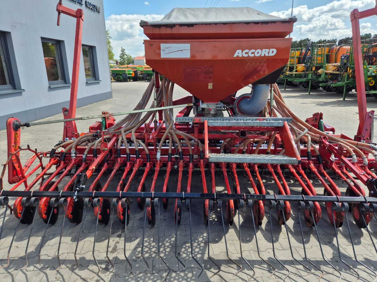 Agregat uprawowo-siewny Kverneland NGS 401 Accord talerzowy 2006r.