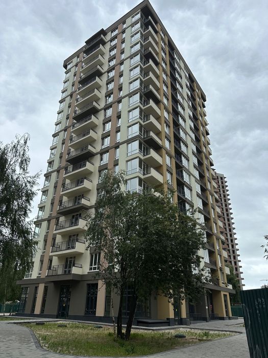 Продам 2-кімнатну квартиру в ЖК Крона Парк-2, будинок зданий