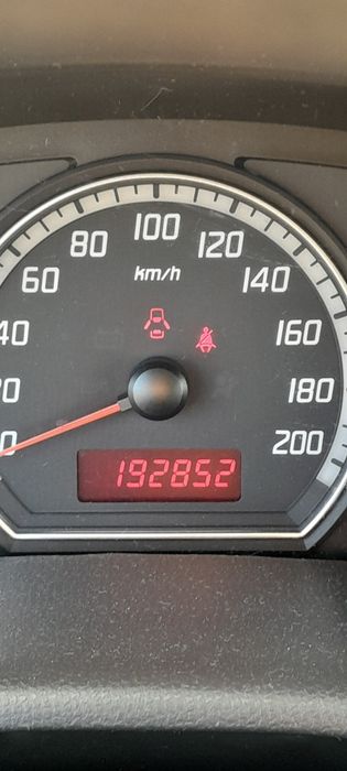 Sprzedam suzuki swift 1.3 benzyna