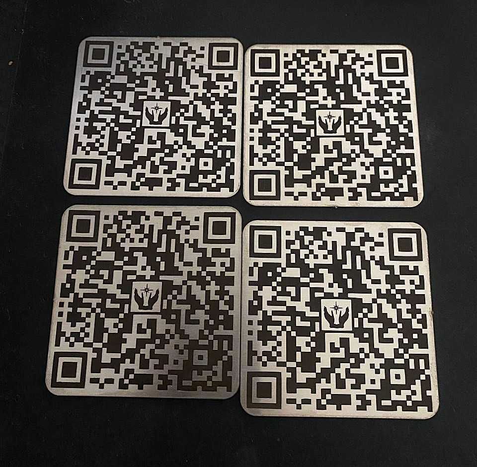 Таблички на пам'ятник з qr кодом