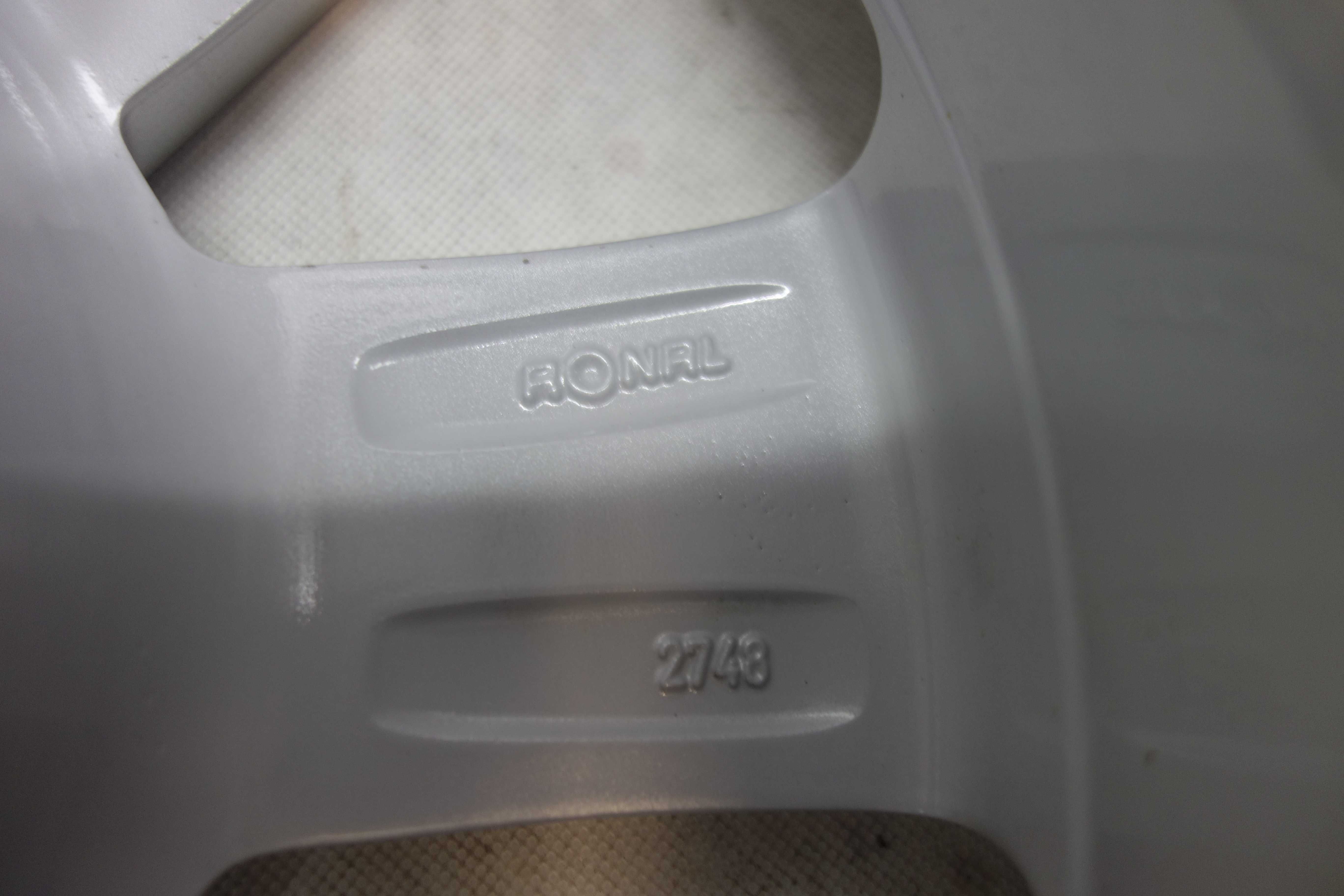 Alufelgi 15" 5x100 Audi A1 A3 Vw Golf Jetta Srebrne 823