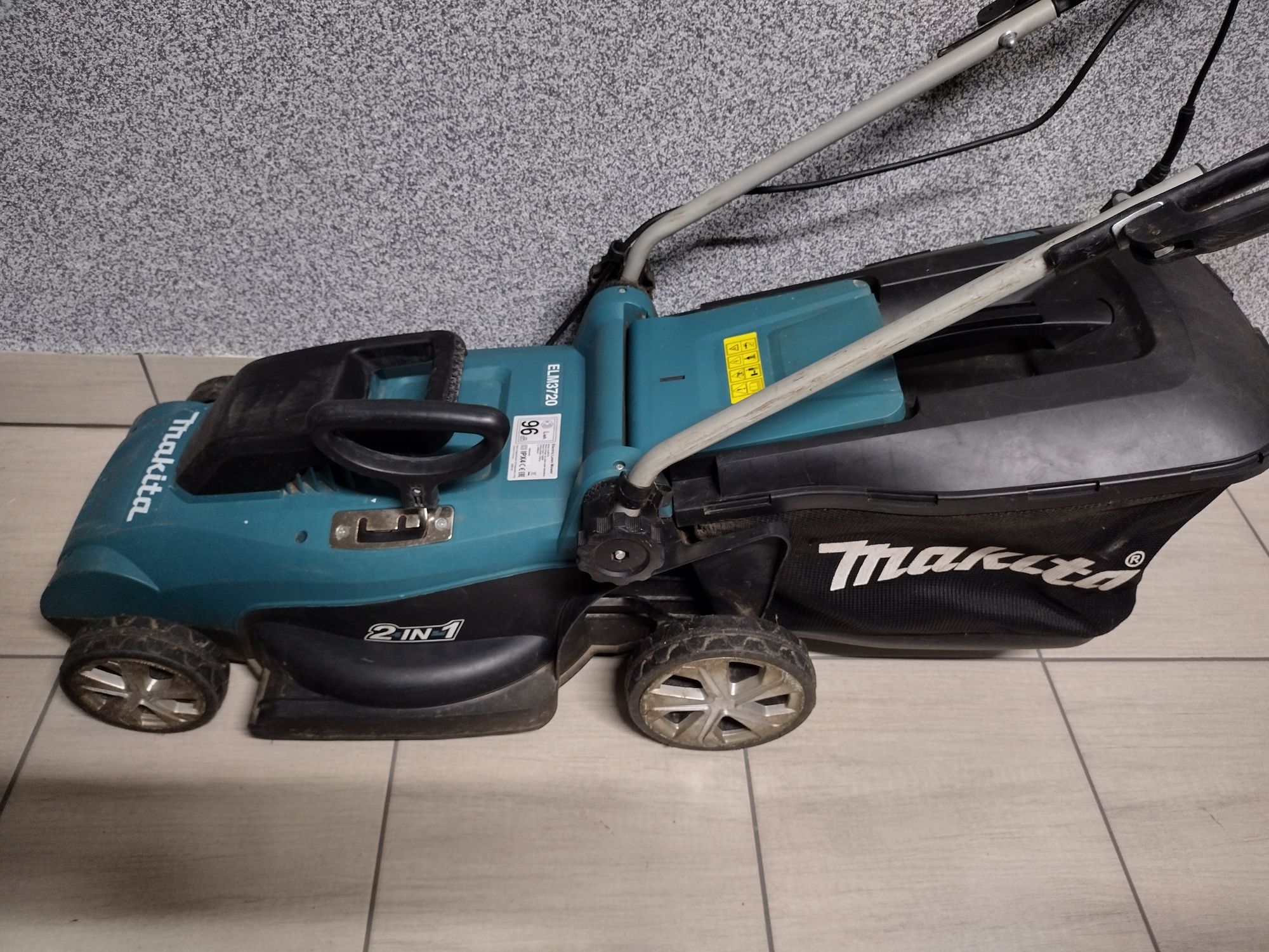Kosiarka elektryczna Makita Elm3720 (szerokość koszenia 370mm) 1400W