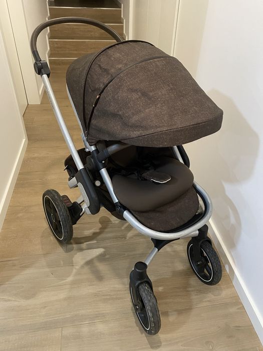 Carrinho de passeio, babycock e isofix MAXI COSI