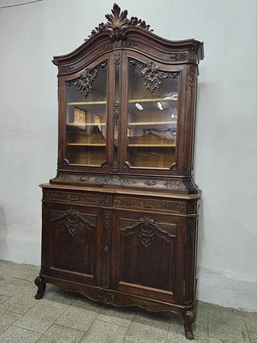 Wysoki rzeźbiony francuski kredens ludwikowski rocaille witryna 272cm/
