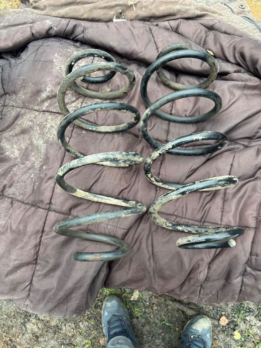 Передні пружини Пріора