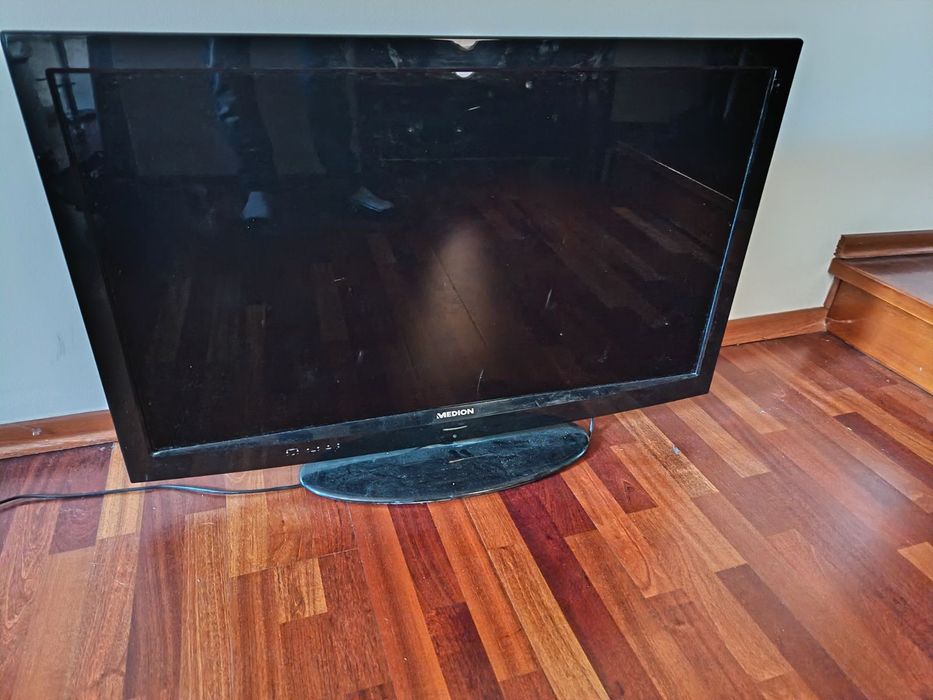 Telewizor MEDION 42 cala