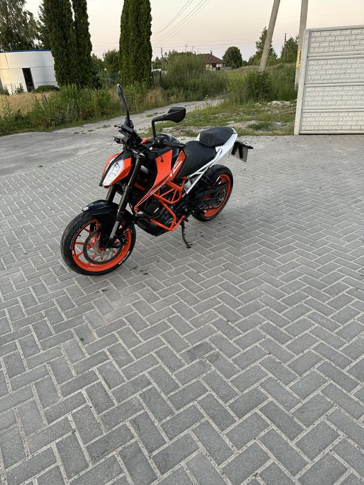 Мотоцикл KTM DUKE 390
