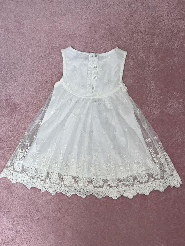 Белое, нарядное кружевное платье на девочку 18-24 мес