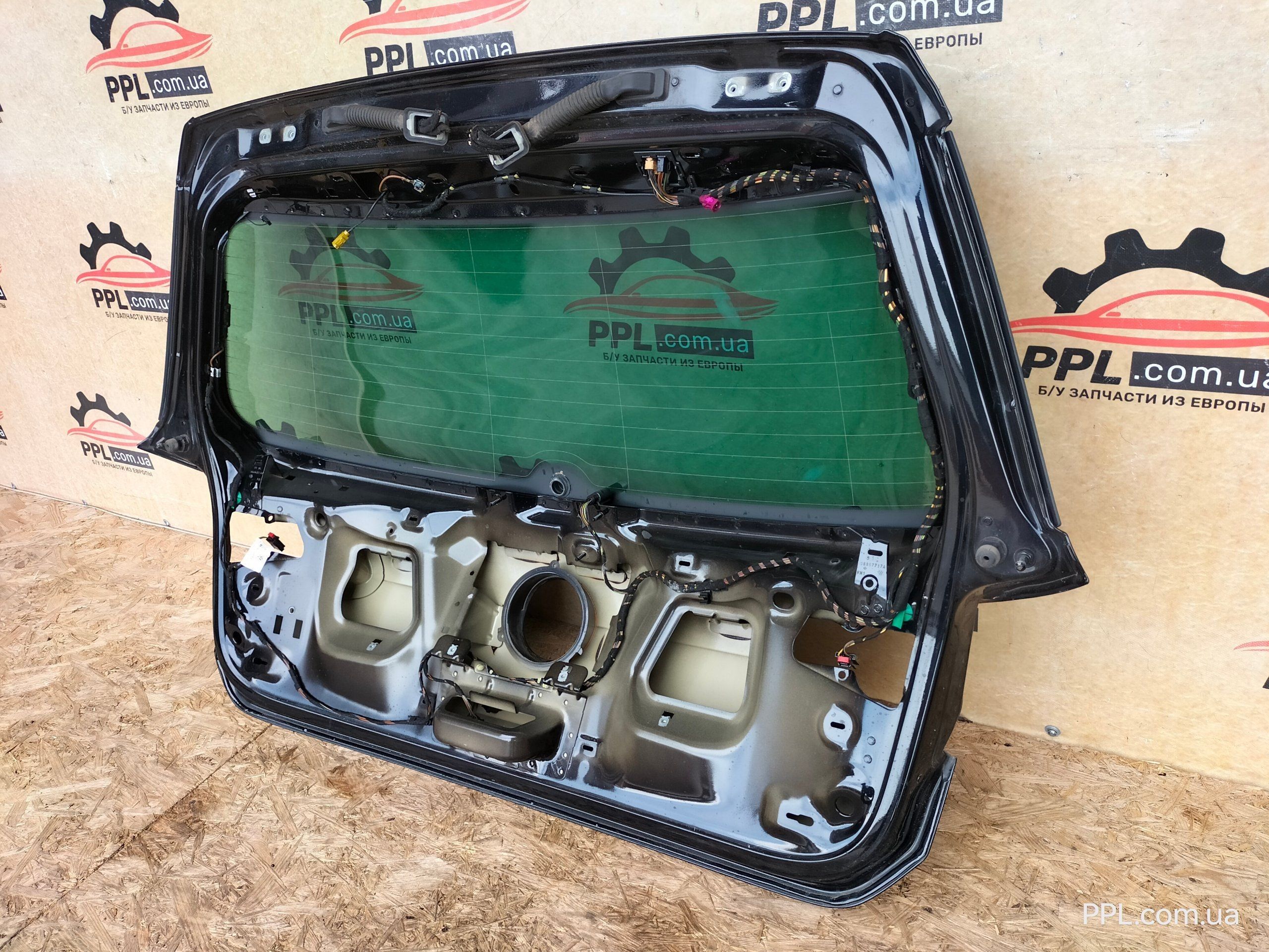 VW Golf 7 VII 2012-2020 HB Крышка багажника 5G6867737A