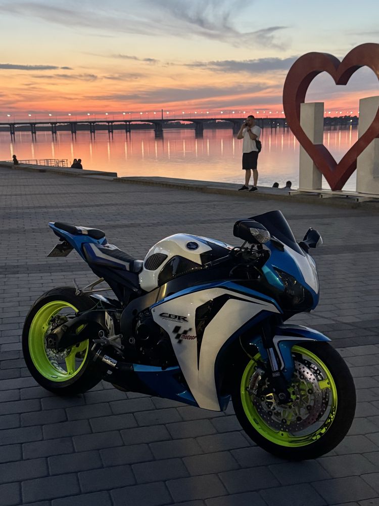 Продам Honba CBR1000RR Fireblade 2008г