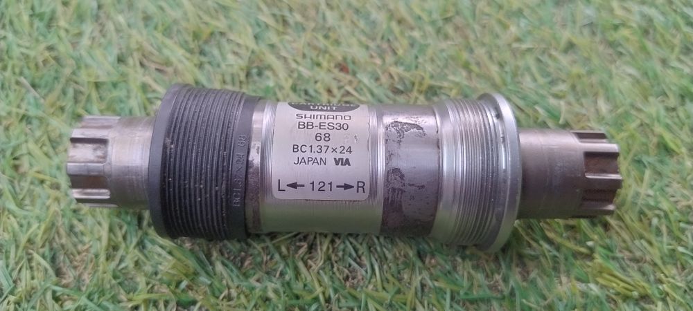 Suport octalink Shimano BB - ES30 plus śruby 121 mm