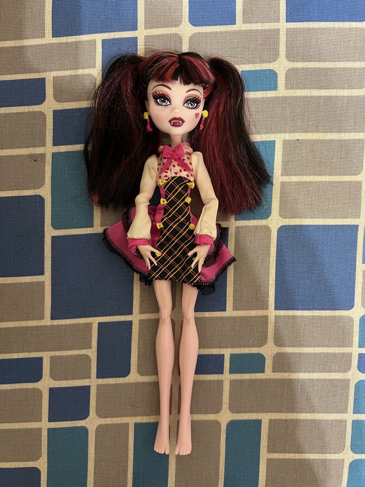 Дракулаура монстер хай monster high