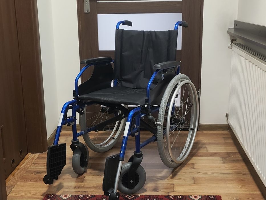 Wózek inwalidzki Vermeiren D200P aluminiowy stop lekki