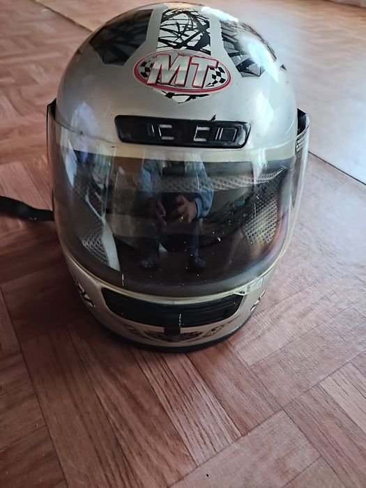 Мотошолом MT Helmets