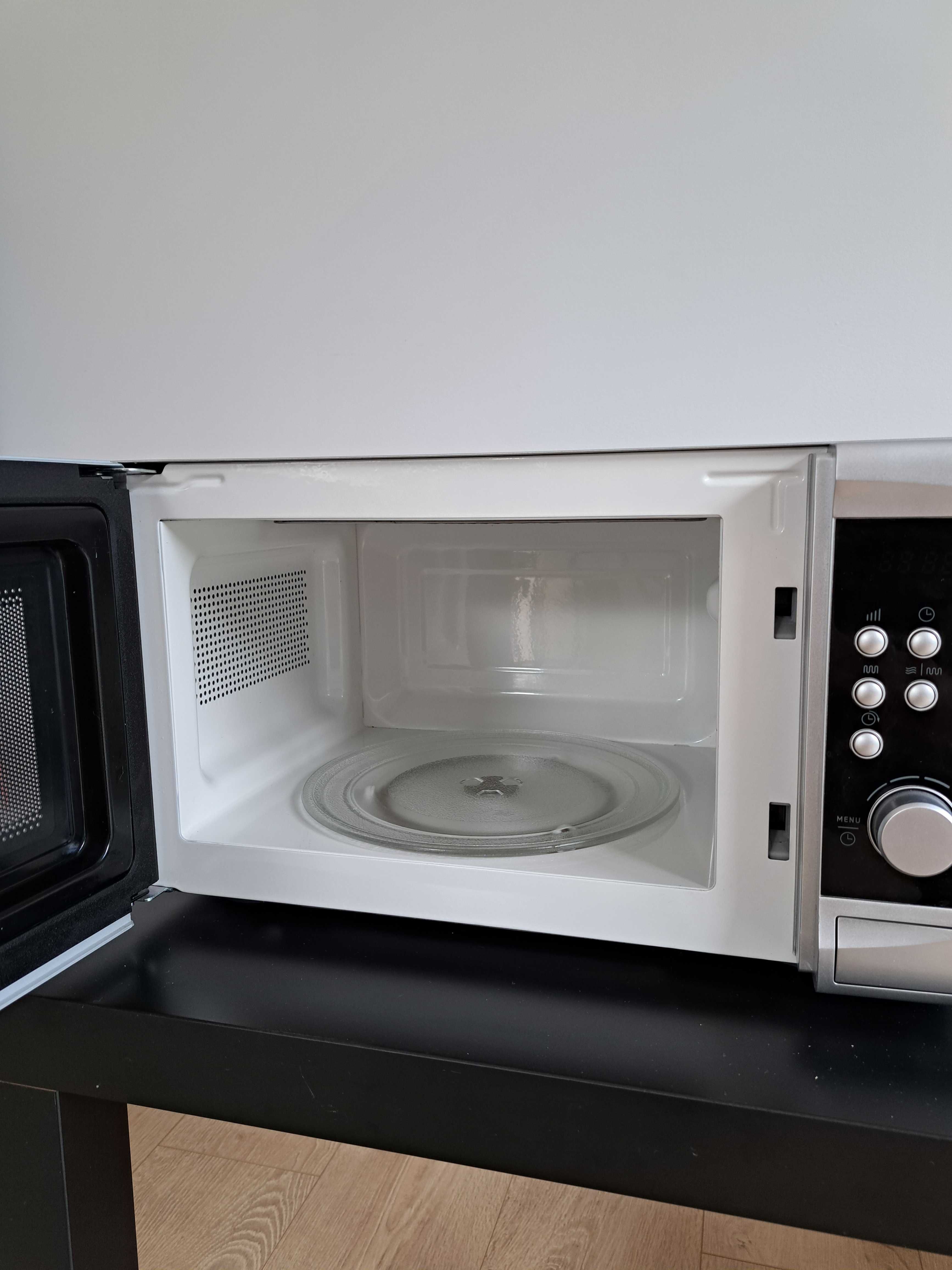 Kuchenka mikrofalowa wolnostojąca Amica AMG20E70GSV 700W 20l srebrna