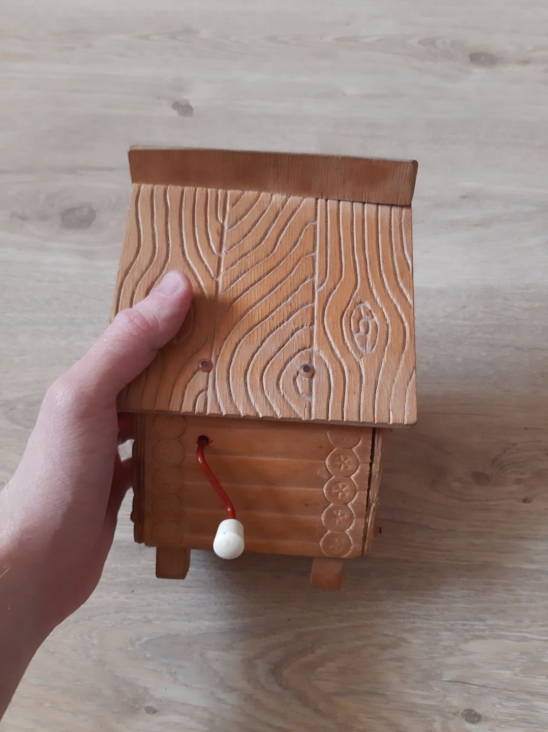 Советская игрушка деревяный домик с музыкой