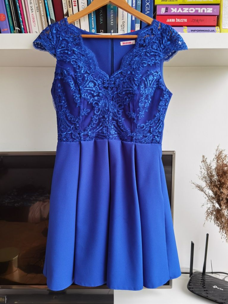 Niebieska sukienka klosz M studniówka wesele rozkloszowana granatowa