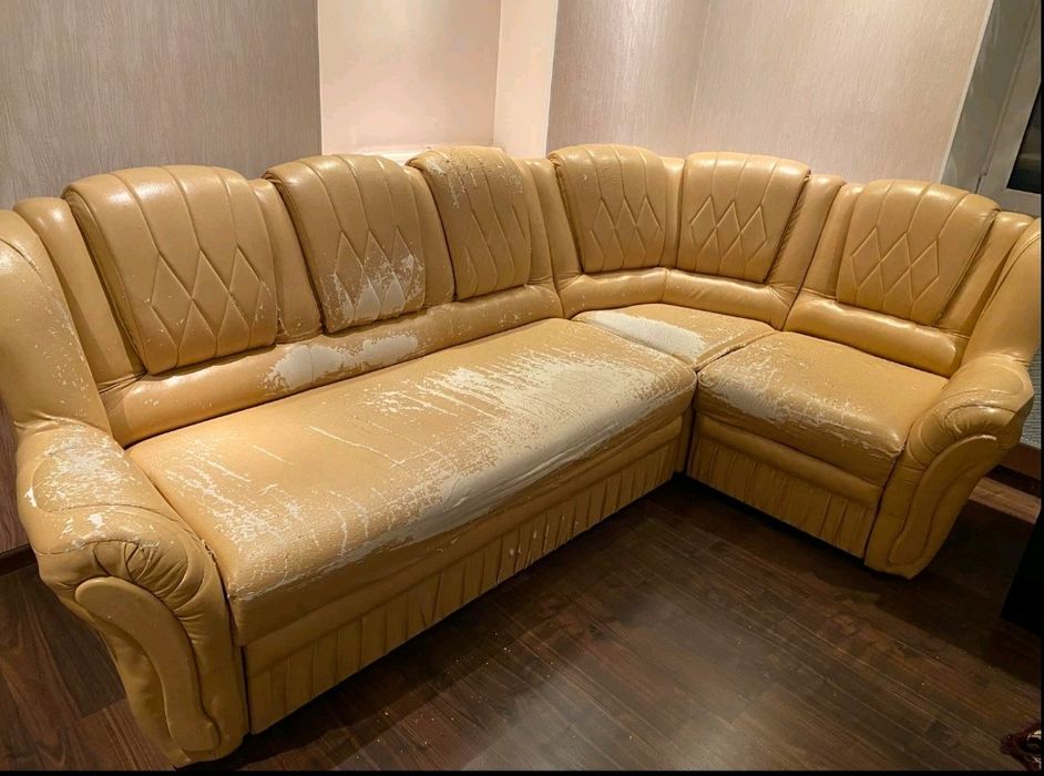 Перетяжка, реставрация мягкой мебели.