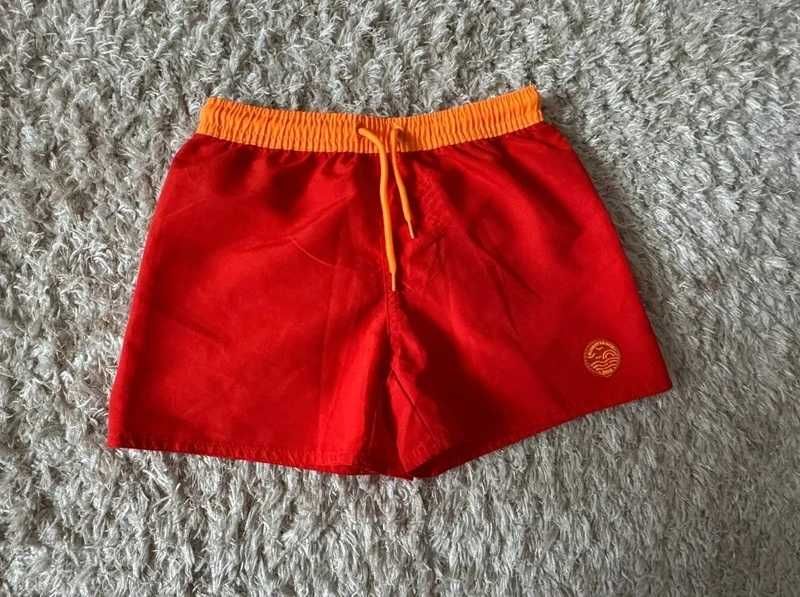 Czerwone szorty kąpielowe kąpielówki dla chłopca Sinsay 122/128