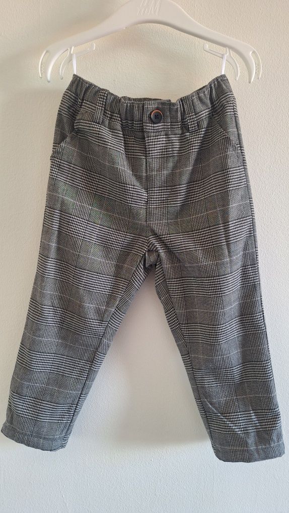 Conjunto Fato Menino (calças e colete)

Comprado na C&A

Tamanho 18 -
