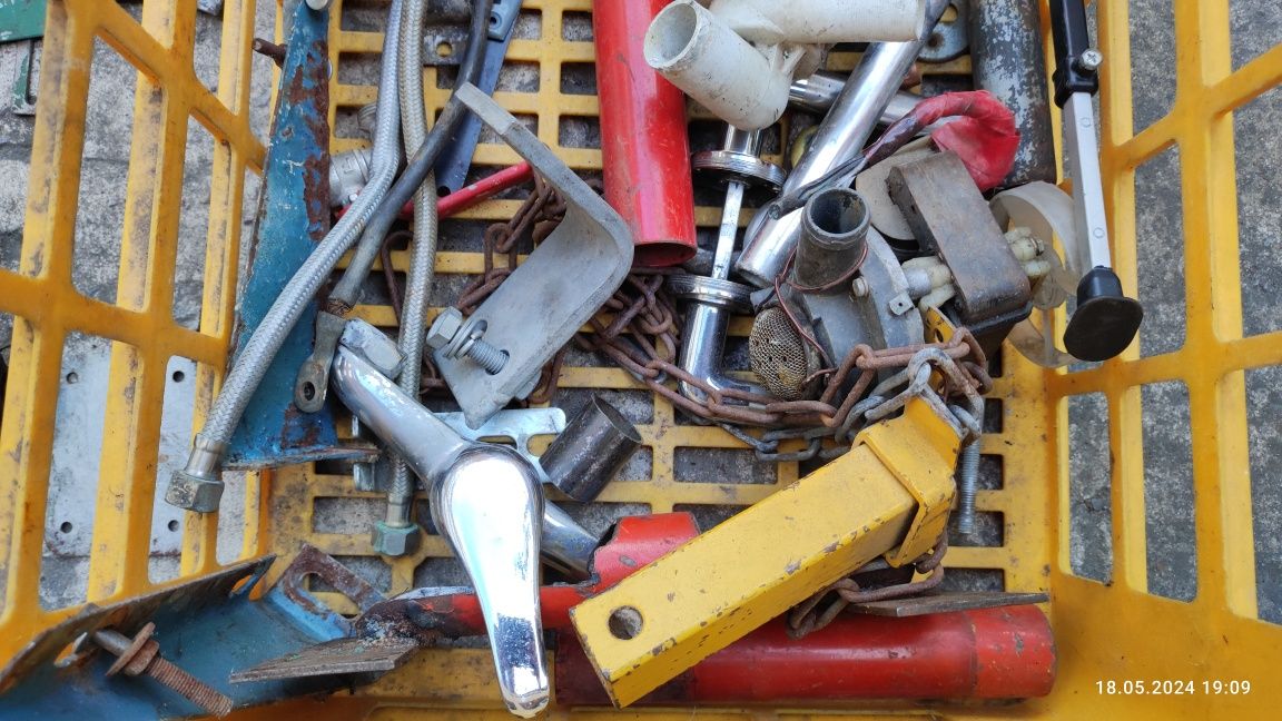 Wyprzedaż garażowa 2 mix narzędzi śrubek starych rzeczy farelka polska