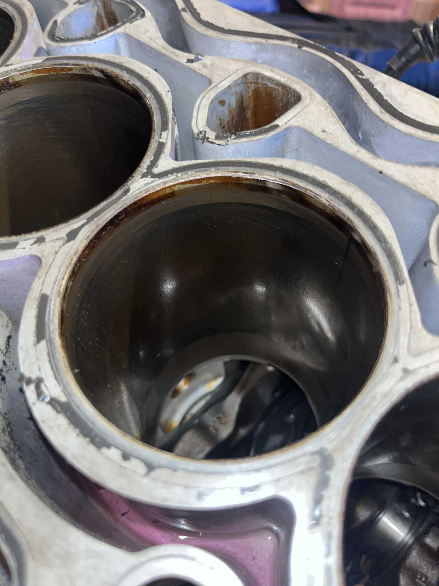 Blok silnika z wałem korbowym BMW E90 E87 N43B20a