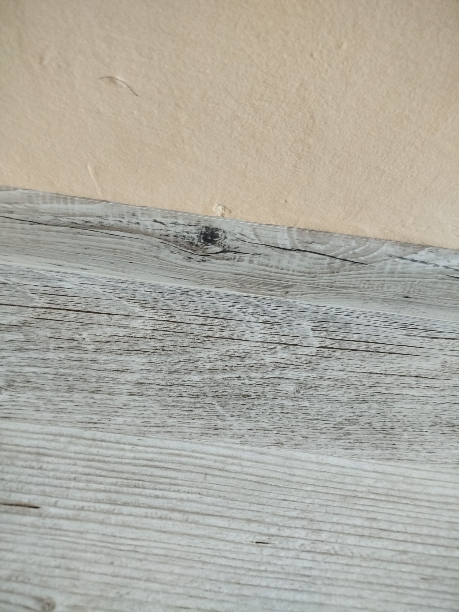 Panel podłogowy laminowany tanio