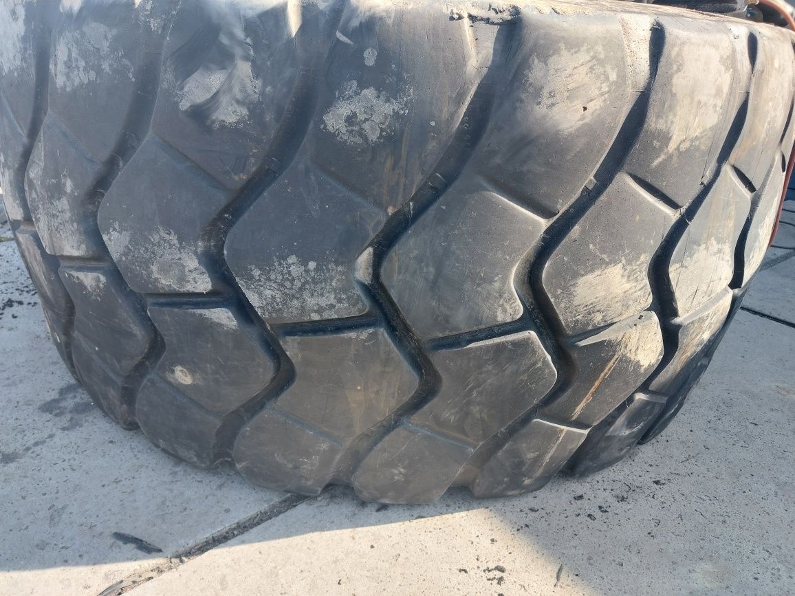 Opona 775/65R29 goodyear