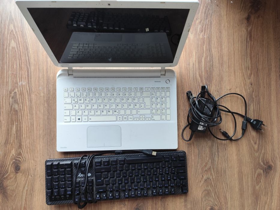 Laptop Toshiba 6 Ram win 10