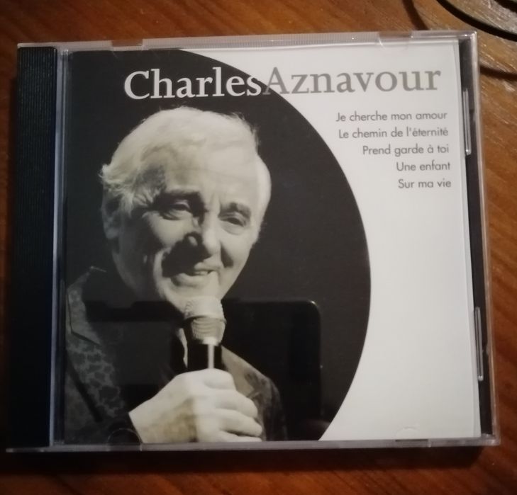 Vários CDs.Tenho mais