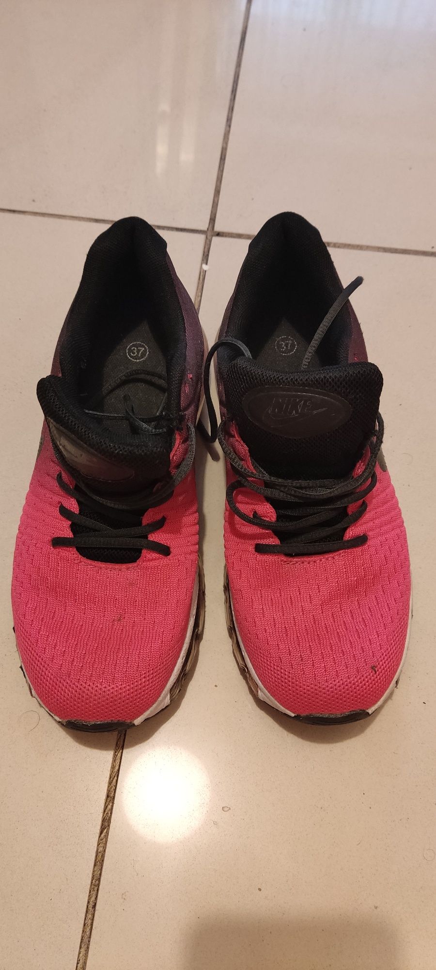 Buty sportowe adidasy fitness na siłownię