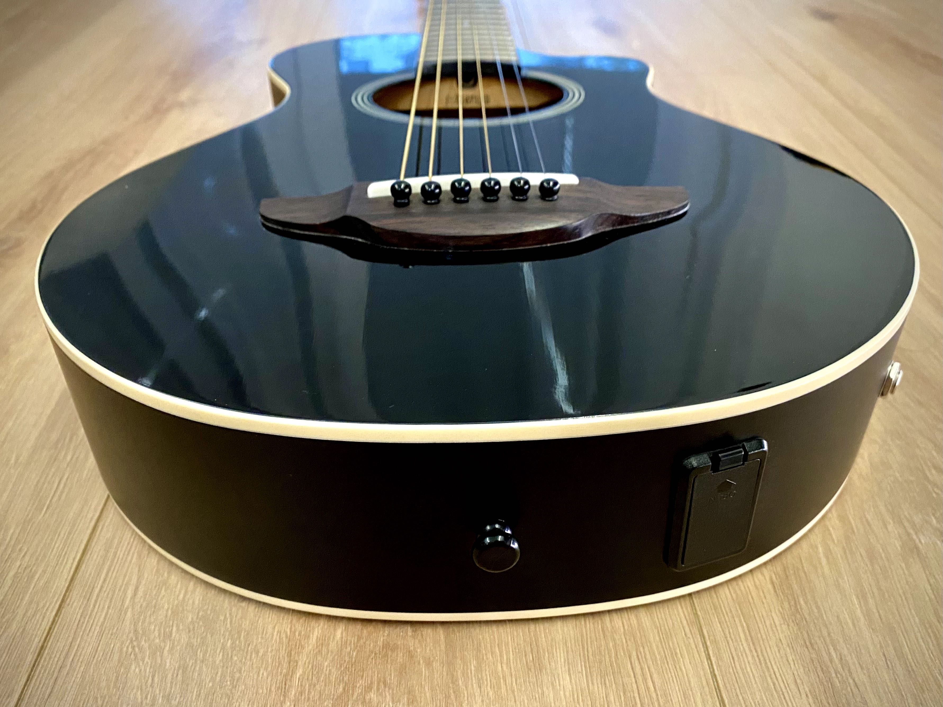 Gitara Yamaha APX T2 - Stan Idealny, jak Nowa + Oryginalny Pokrowiec